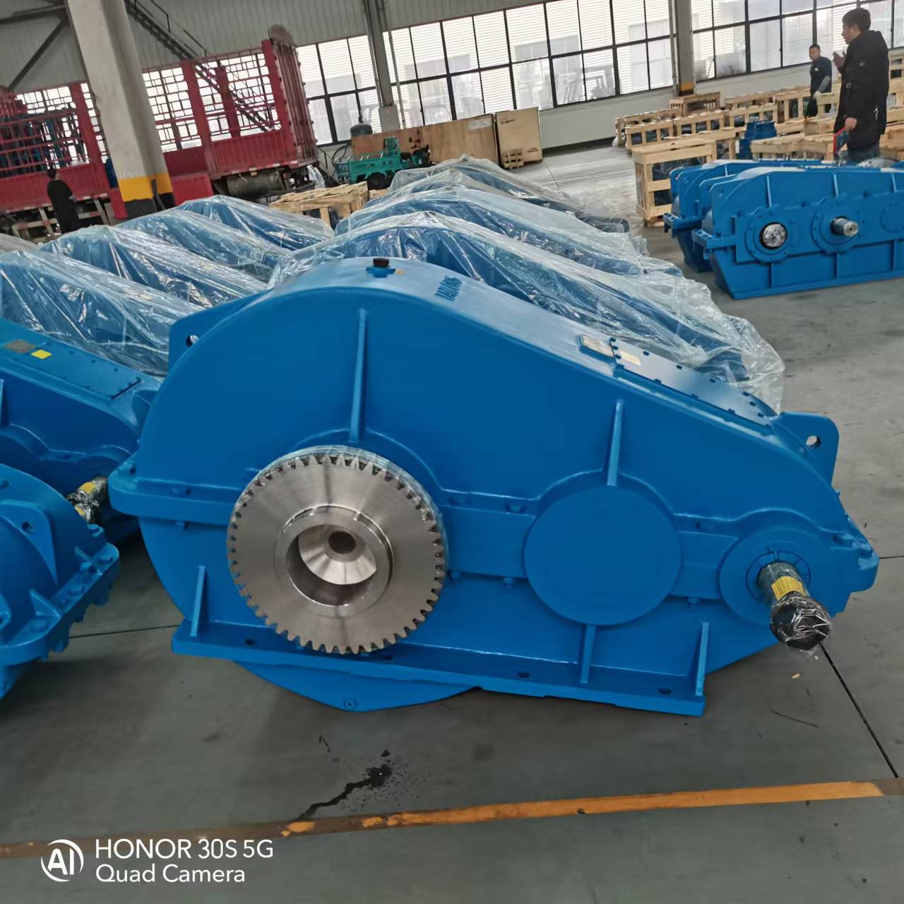 泰隆ZDH卧式软齿面齿轮减速器 1 泰隆ZDH卧式软齿面齿轮减速器 1